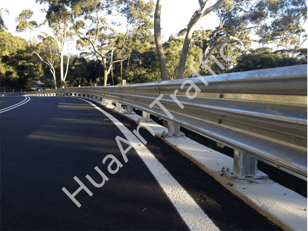 Thrie beam guardrail